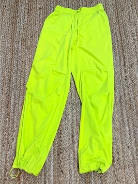 JoyLab Neon Lime Elastic Waist Cargo Joggers